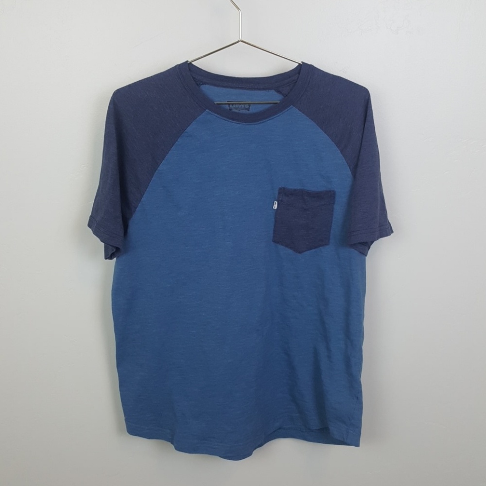 Levi tee